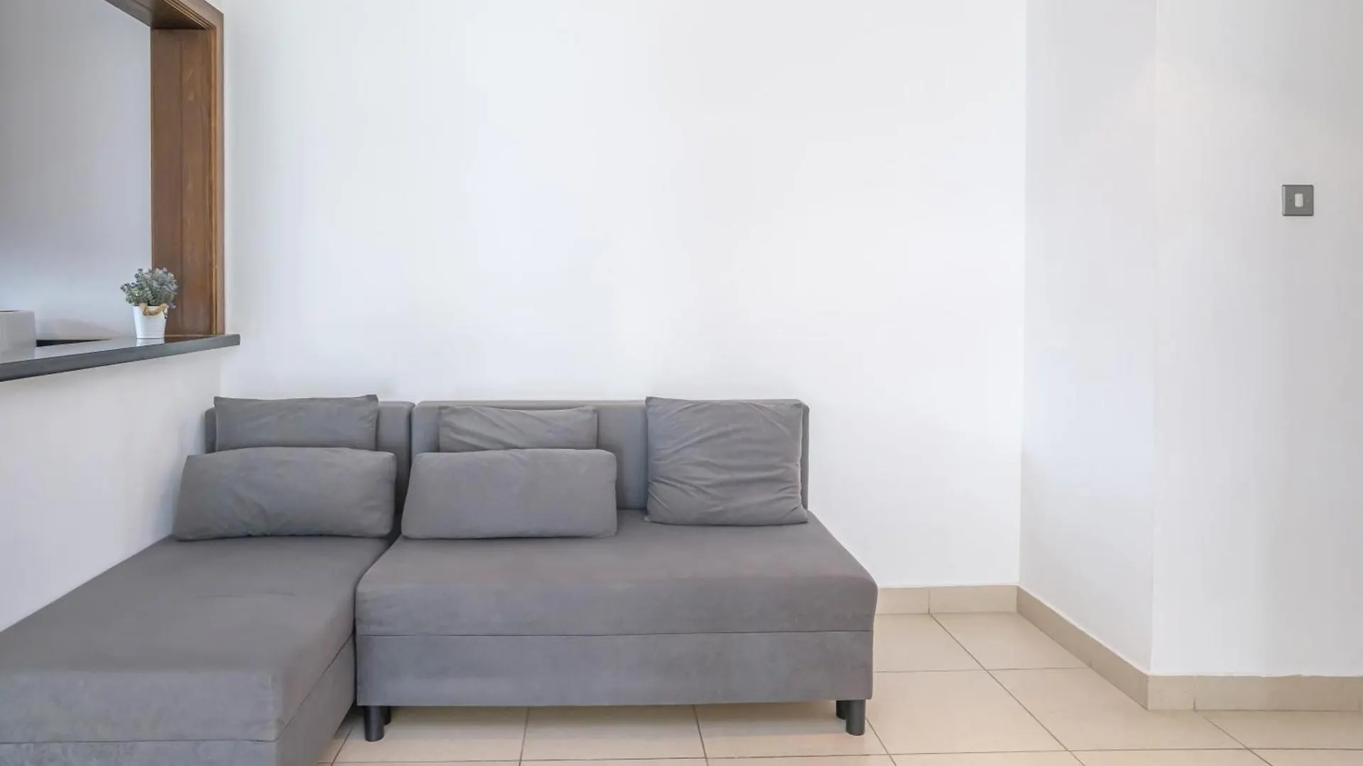 New Arabian - 8 Boulevard Walk Downtown Dubai 2007 Apartment United Arab Emirates